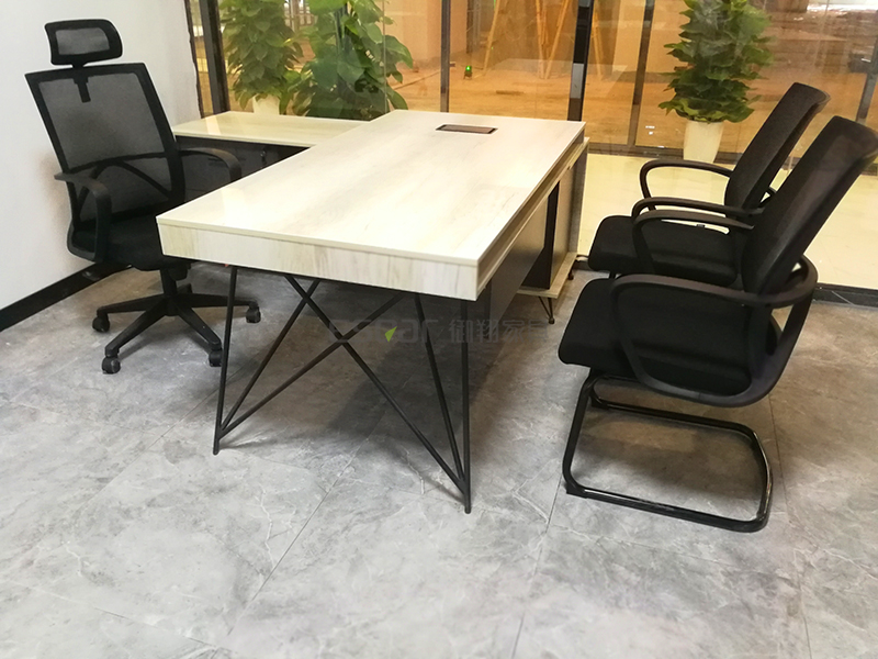 深港国际办公家具规划案例-经理室钢架大班台-14.jpg