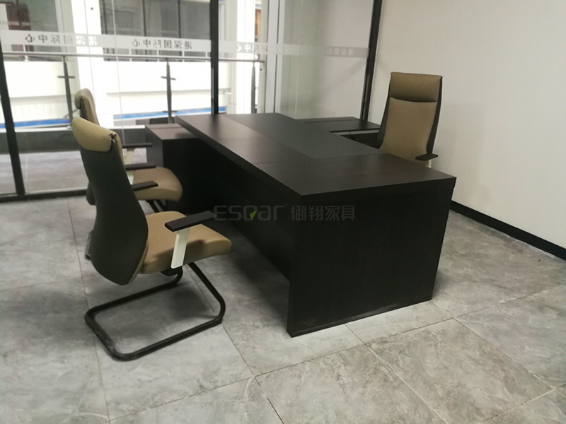 深港国际办公家具规划案例-黑色大班台-13.jpg